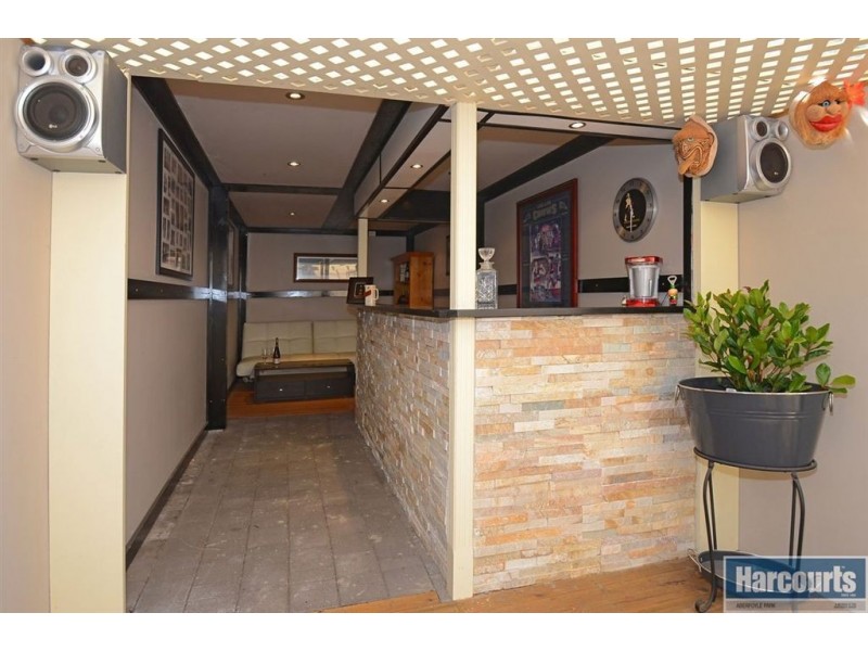 81 Ragamuffin Drive, Hallett Cove SA 5158