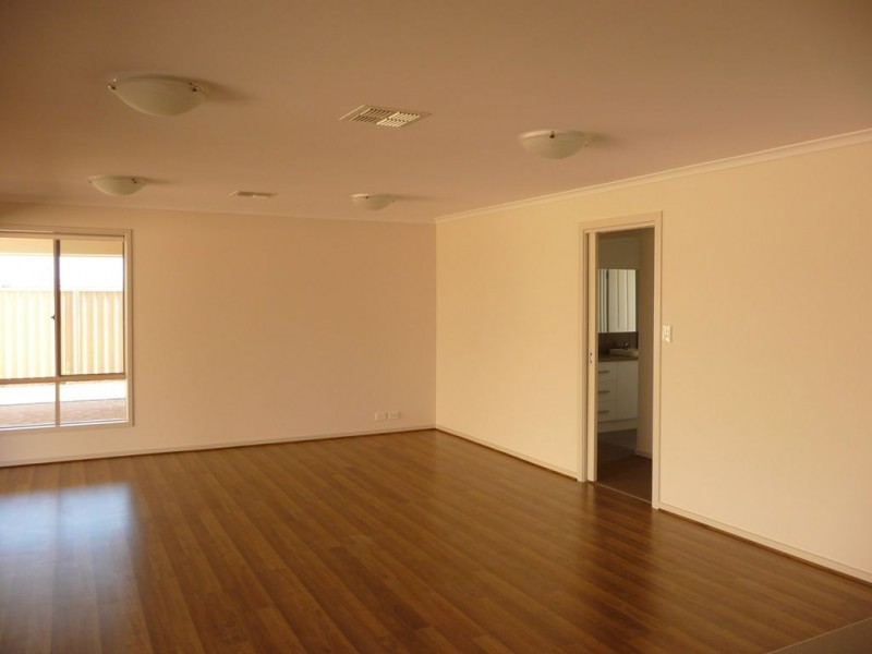 24 Jackstaff Street, Seaford Meadows SA 5169