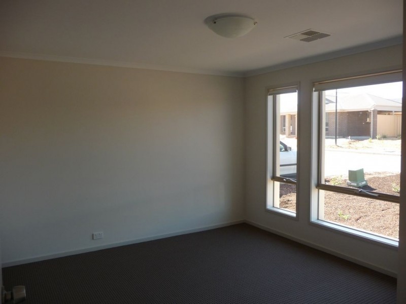 24 Jackstaff Street, Seaford Meadows SA 5169