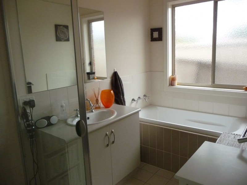 7 Bishops Hill Road, Happy Valley SA 5159
