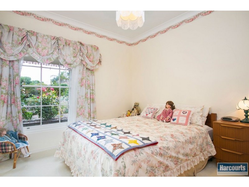 9 Dumphries Street, Flagstaff Hill SA 5159