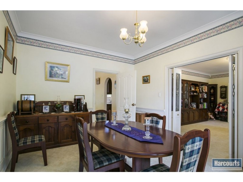 9 Dumphries Street, Flagstaff Hill SA 5159