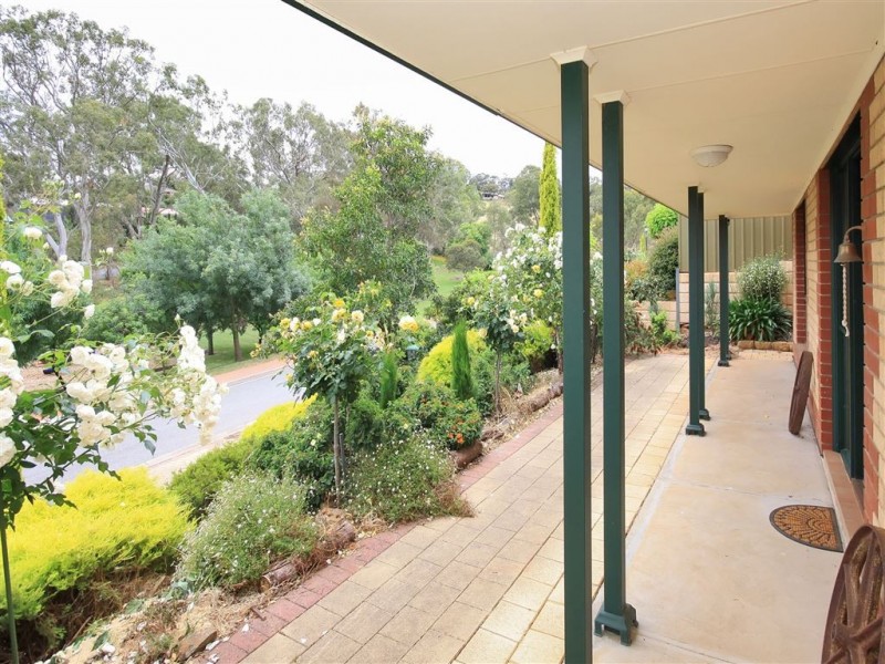 8 Peppermint Grove, Aberfoyle Park SA 5159