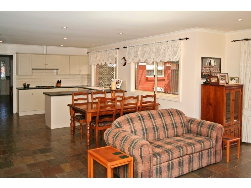 4 Lomandra Place, Flagstaff Hill SA 5159