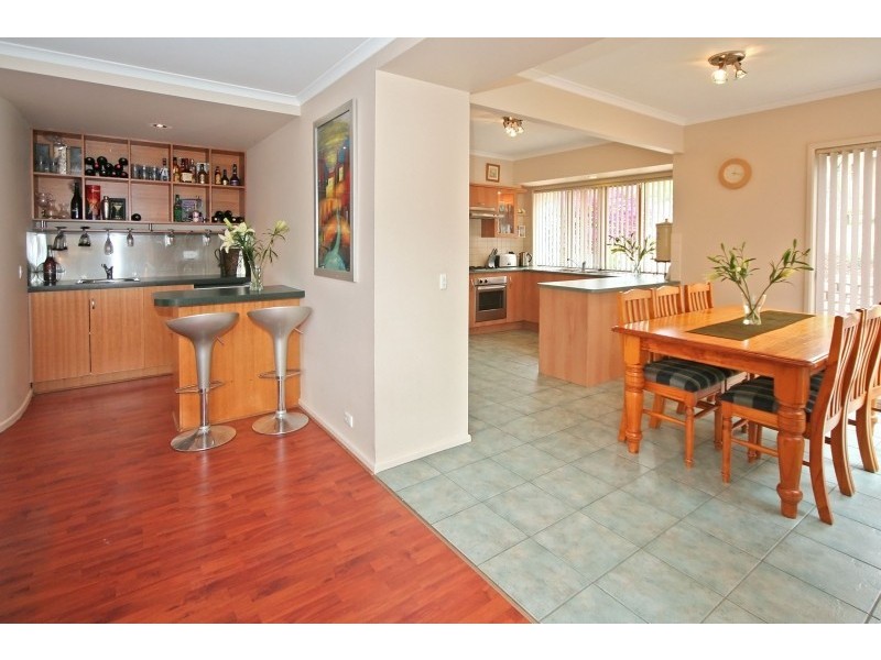 8 Woodland Grove, Aberfoyle Park SA 5159