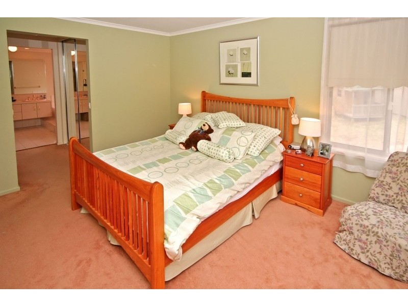 8 Woodland Grove, Aberfoyle Park SA 5159