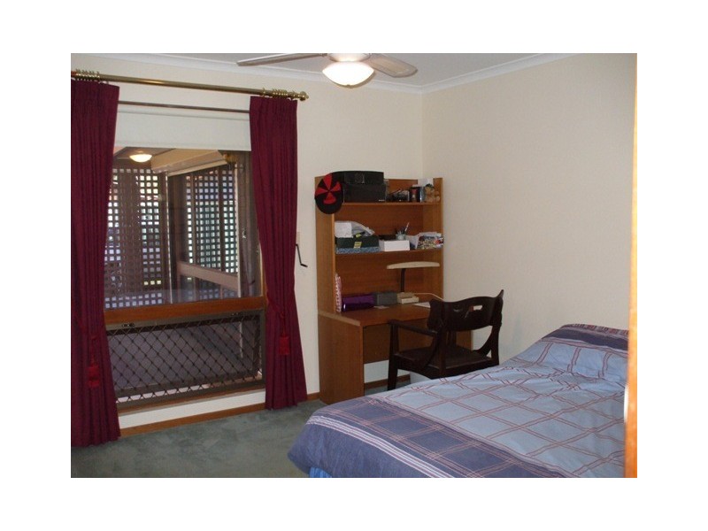 32 Topaz Crescent, Flagstaff Hill SA 5159