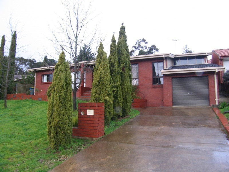 48 Tania Drive, Aberfoyle Park SA 5159