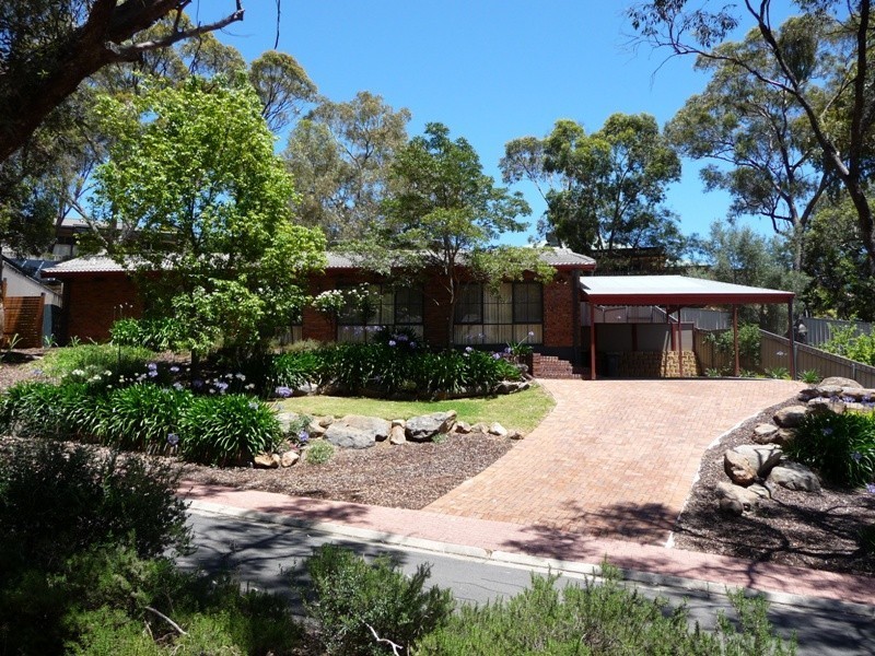 16 Woodland Grove, Aberfoyle Park SA 5159
