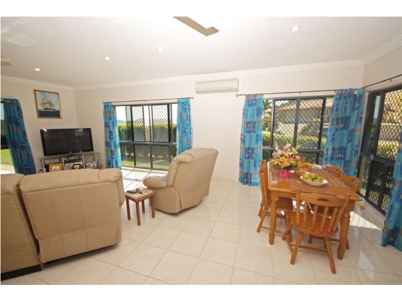 2 Paradise Way, Emu Park QLD 4710