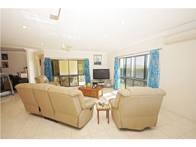 2 Paradise Way, Emu Park QLD 4710