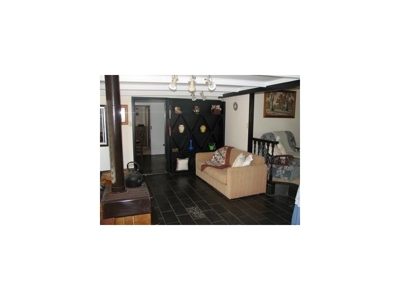 22 Wood Street, Mount Chalmers QLD 4702