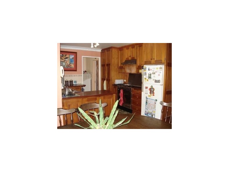 12 Jennings Road, Cawarral QLD 4702