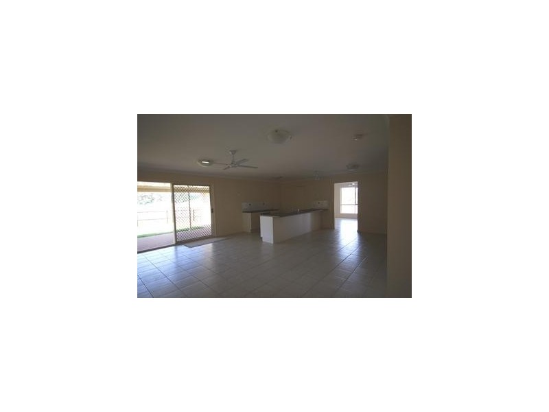 10 Downs Field, Yeppoon QLD 4703