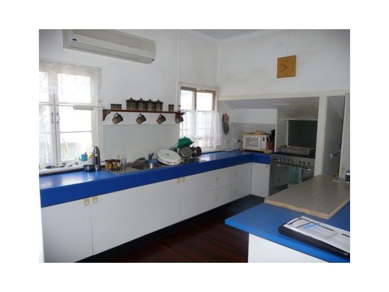 15 Cathne Street, Cooee Bay QLD 4703