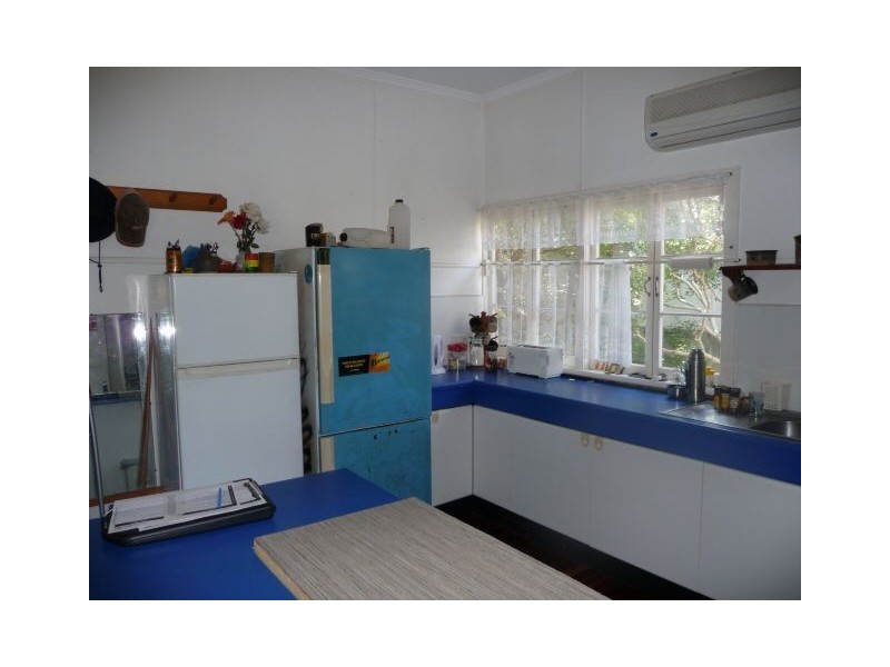 15 Cathne Street, Cooee Bay QLD 4703