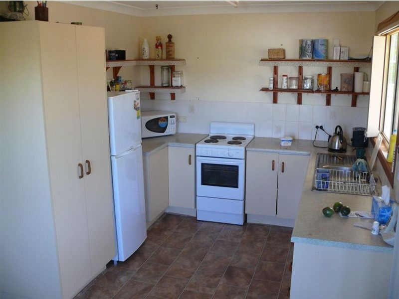 85a Hartley, Emu Park QLD 4710