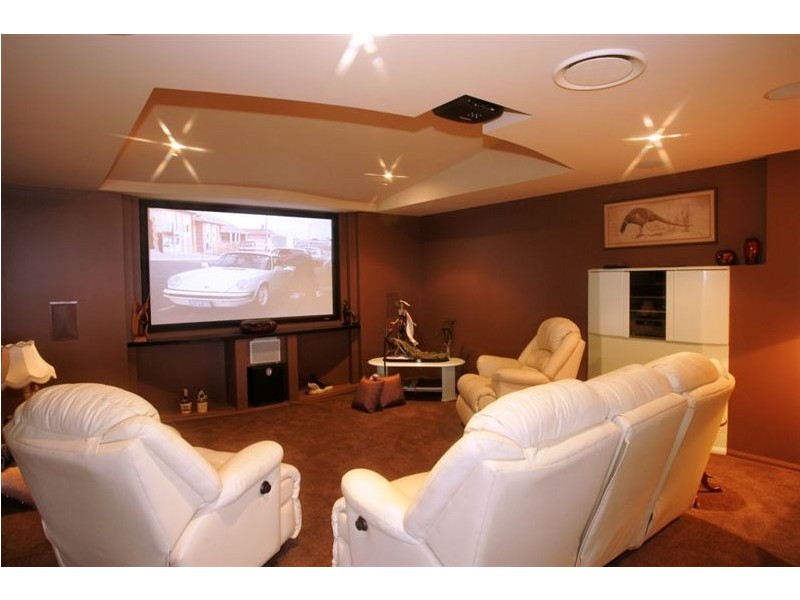 15 Mana Avenue, Yeppoon QLD 4703