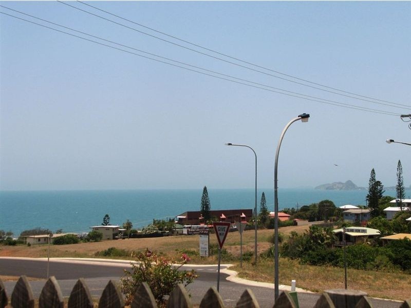 8 Stevenson, Yeppoon QLD 4703