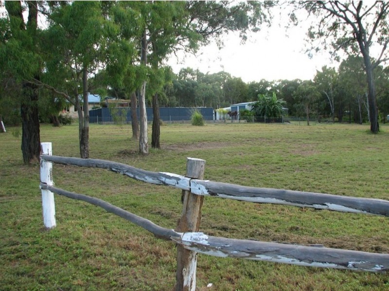 2 Lyndhurst, Emu Park QLD 4710