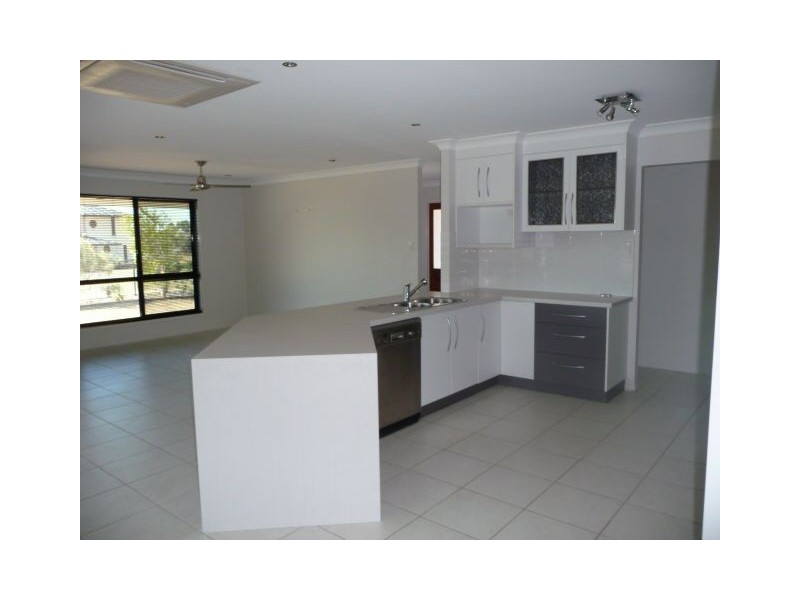 35 Paradise Way, Emu Park QLD 4710