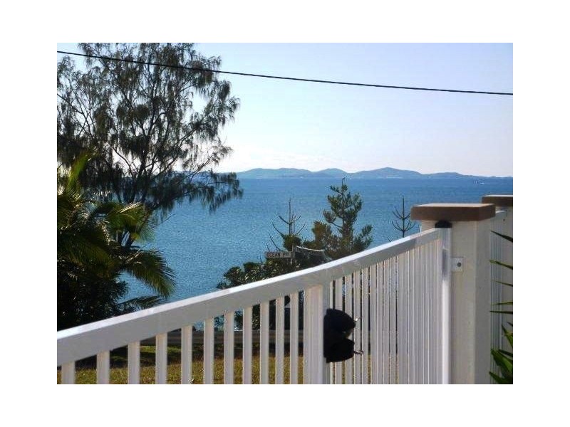 4 Ocean Parade, Cooee Bay QLD 4703
