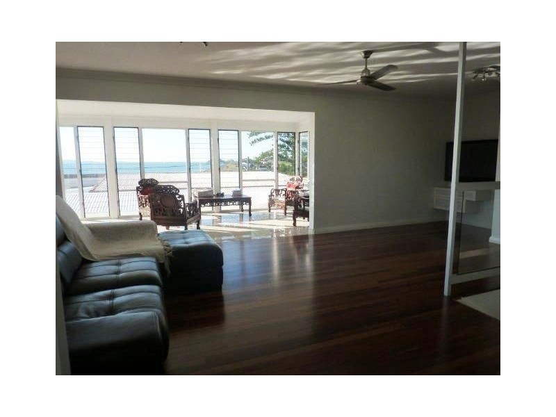 4 Ocean Parade, Cooee Bay QLD 4703