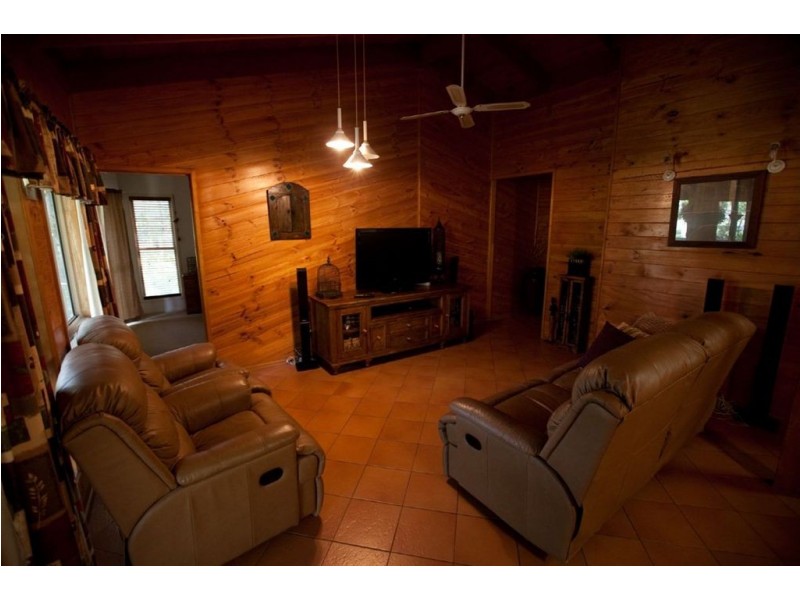 570 Coorooman Creek Road, Cawarral QLD 4702