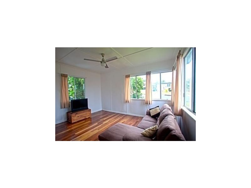 11 Davidson Street, Cooee Bay QLD 4703
