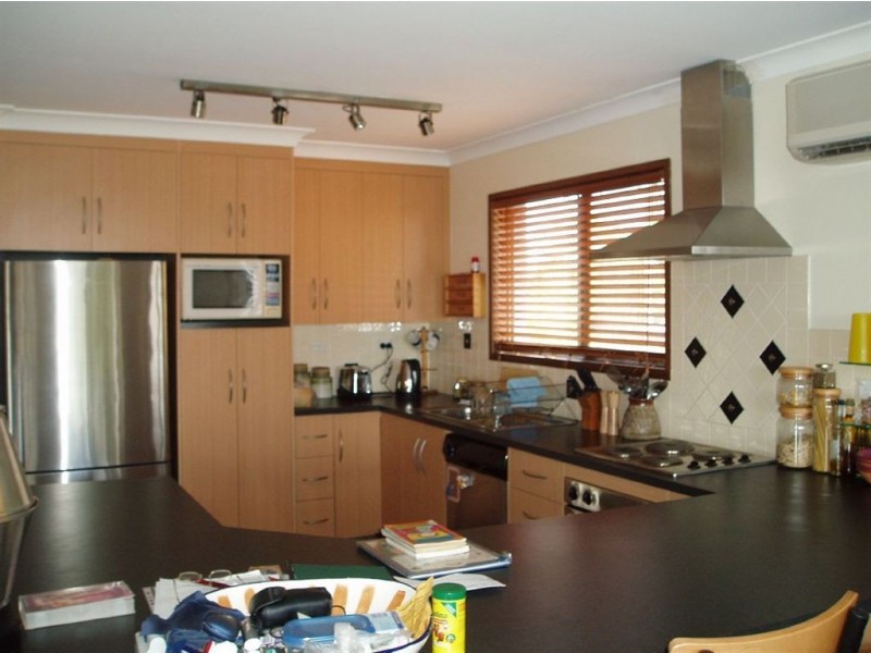 10 Ray Street, Cooee Bay QLD 4703