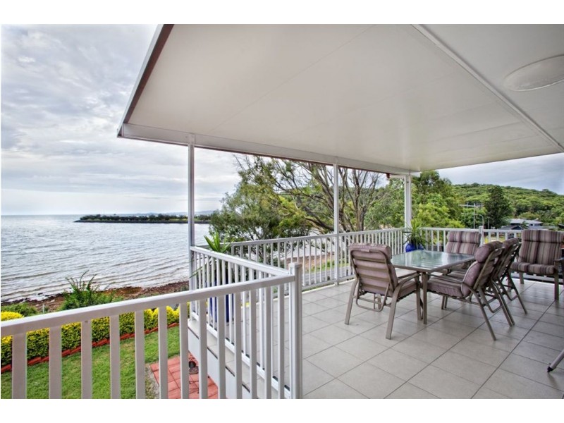9 Prospect Street, Rosslyn QLD 4703