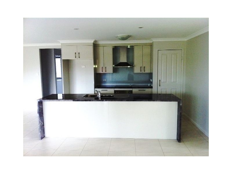 4 Lapwing Ct, Bondoola QLD 4703