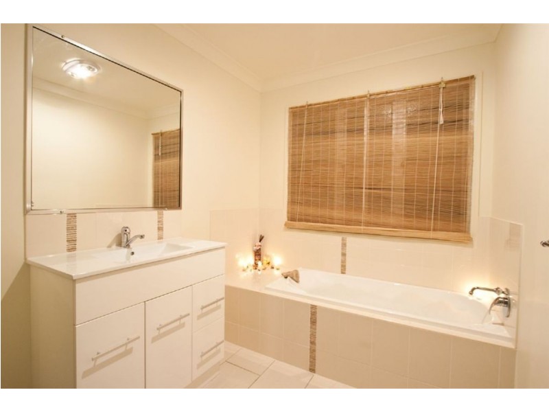 11 Hillside Court, Zilzie QLD 4710