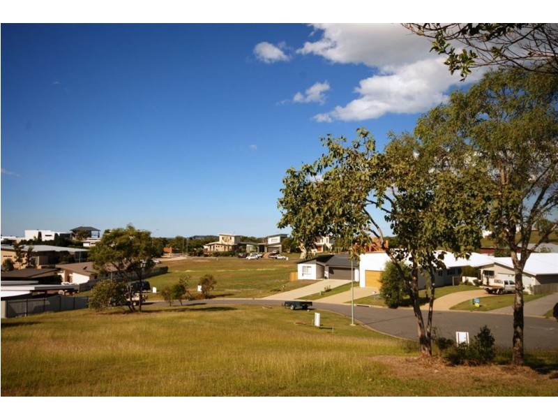 8 Hillside Court, Zilzie QLD 4710