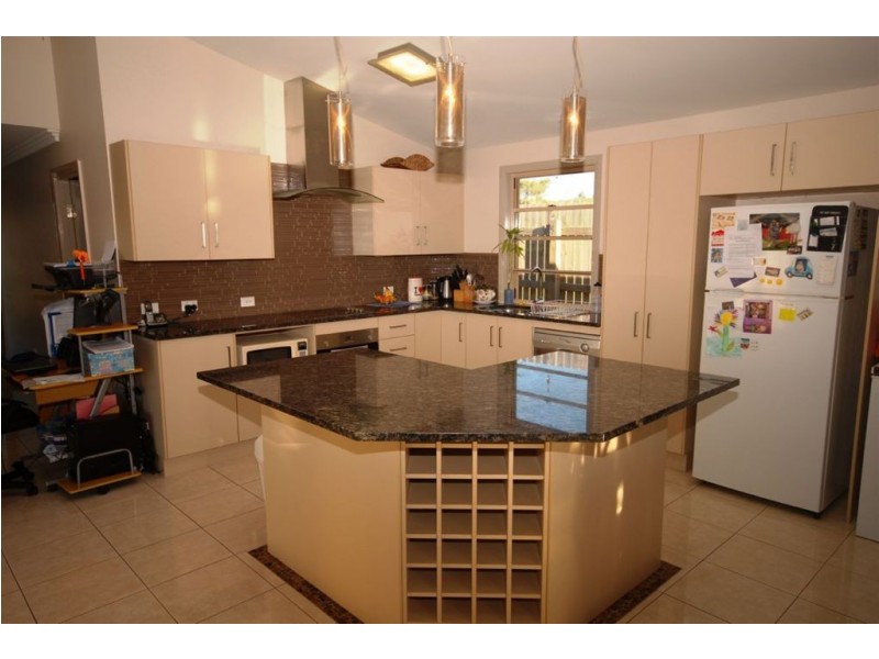 1 Hillside Court, Zilzie QLD 4710