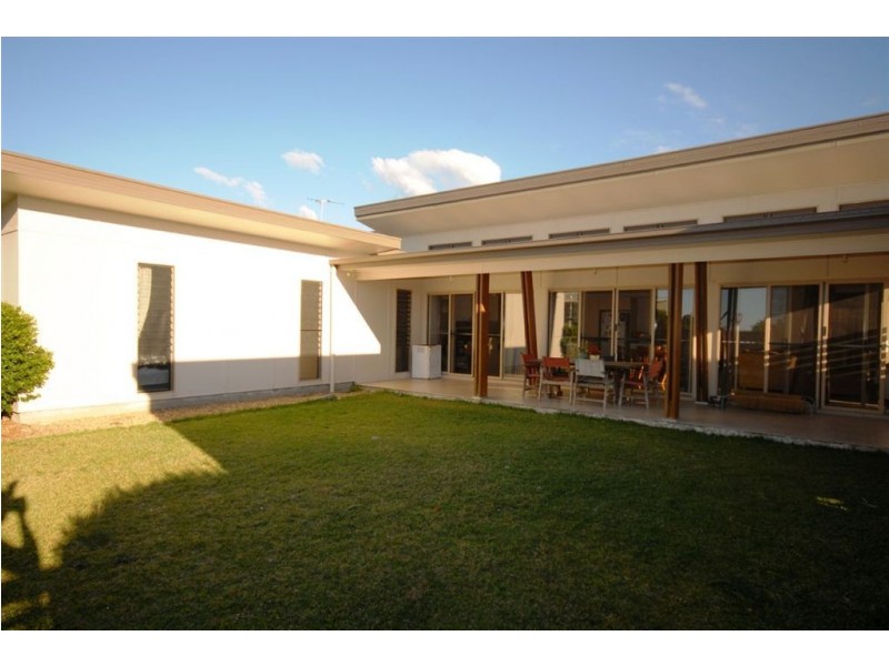 1 Hillside Court, Zilzie QLD 4710