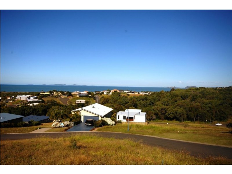 18 Pacific Vista Close, Pacific Heights QLD 4703