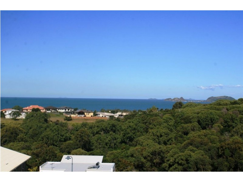 18 Pacific Vista Close, Pacific Heights QLD 4703
