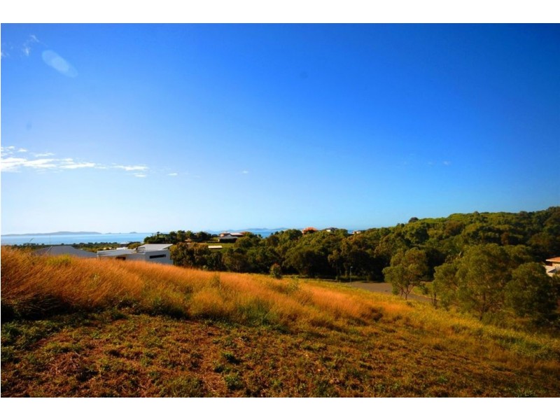 8 Cook Avenue, Pacific Heights QLD 4703
