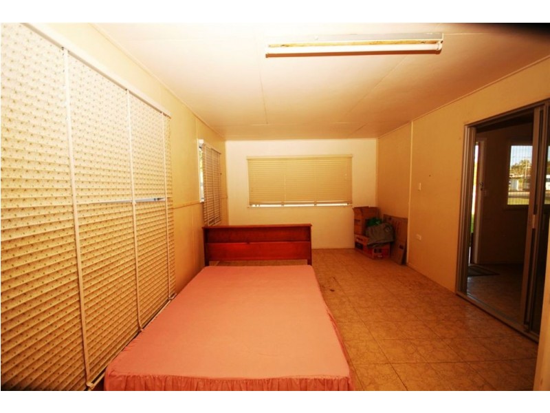 33 Percy Ford Street, Cooee Bay QLD 4703
