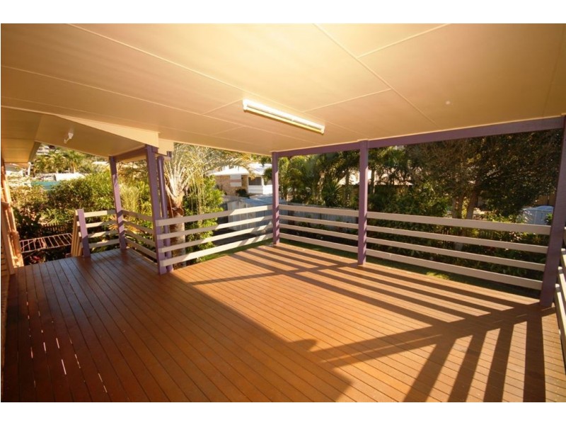 16 Hellas Street, Barlows Hill QLD 4703