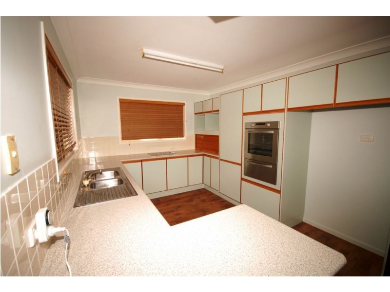 16 Hellas Street, Barlows Hill QLD 4703