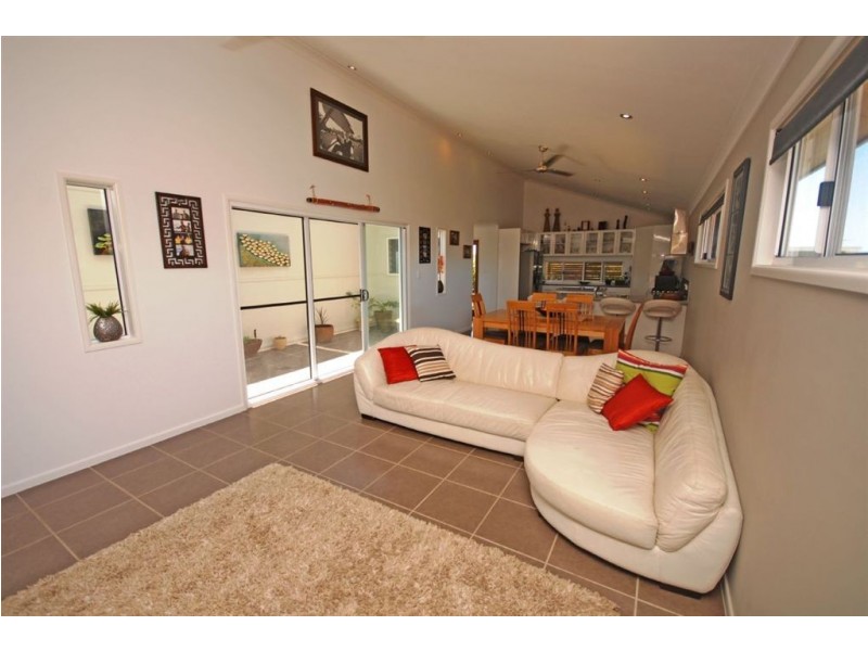 9 Cocoanut Point Drive, Zilzie QLD 4710
