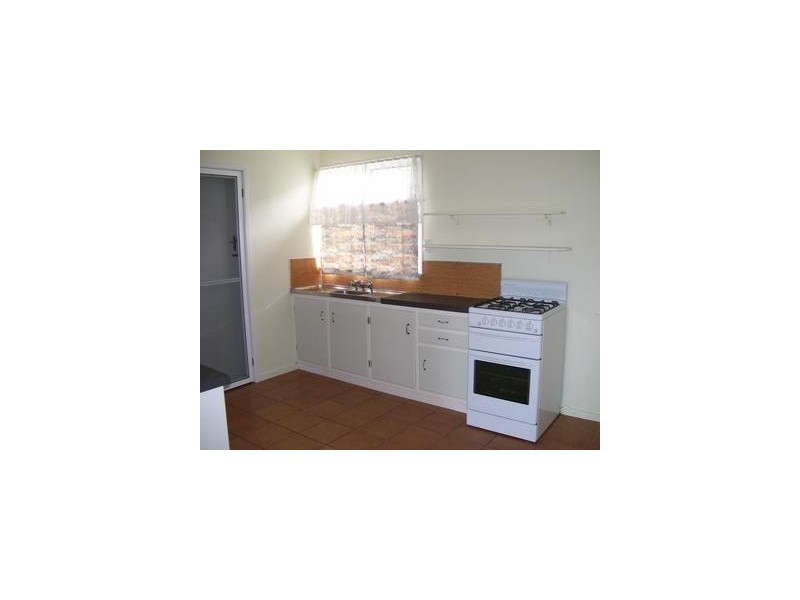 2/94 Cordingley Street, Yeppoon QLD 4703