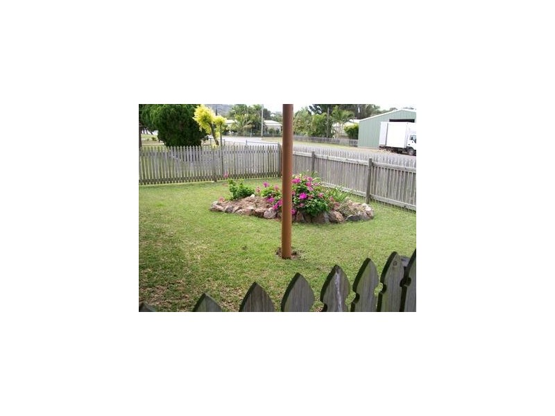 2/94 Cordingley Street, Yeppoon QLD 4703