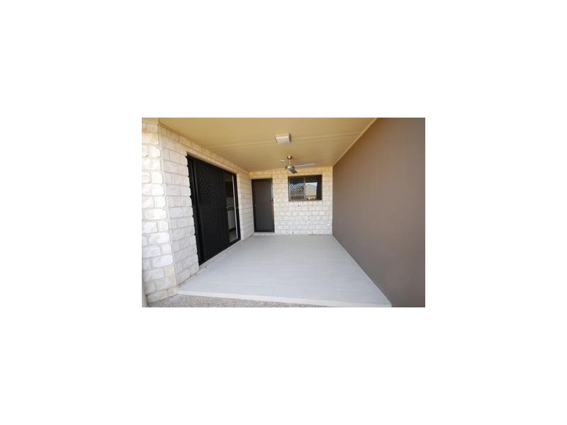 2/11 Priors Pocket Road, Yeppoon QLD 4703