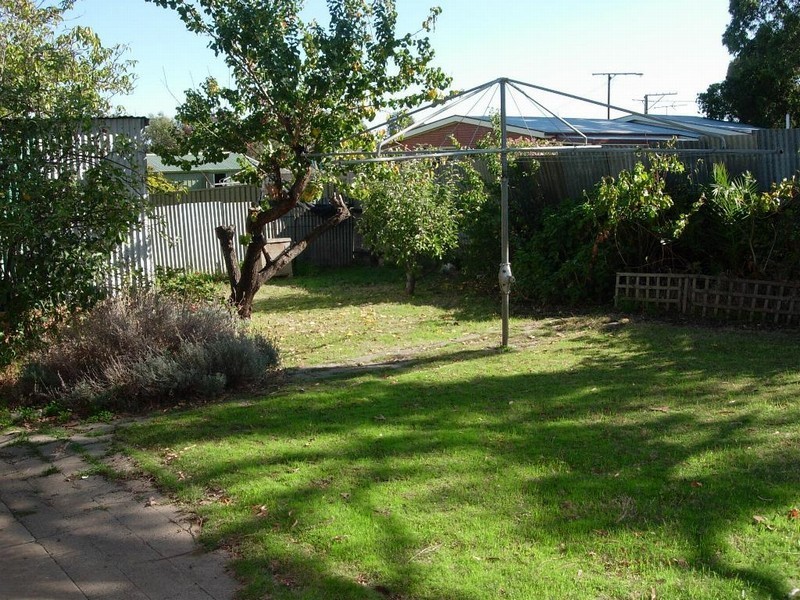 9 Columba St, Morphett Vale SA 5162