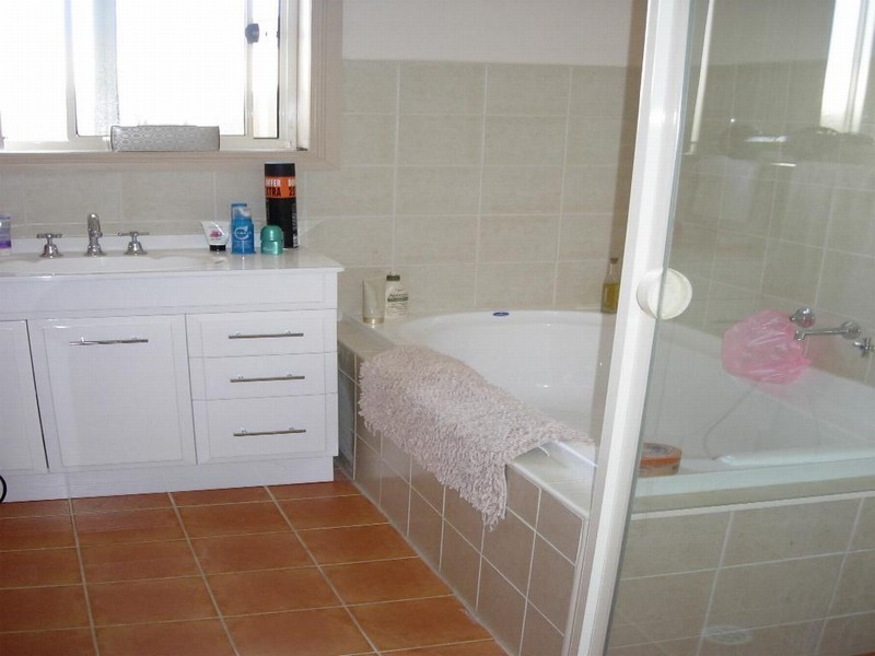 2/6 Booth Avenue, Morphett Vale SA 5162