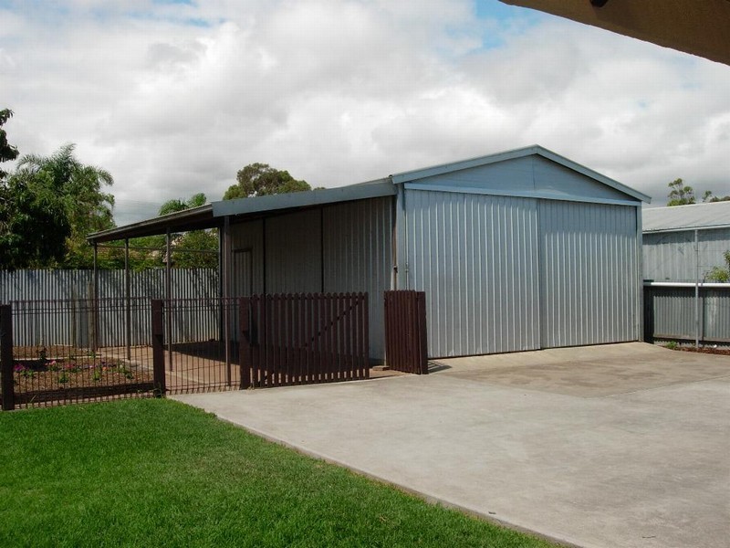 44 Trim Crescent, Old Noarlunga SA 5168