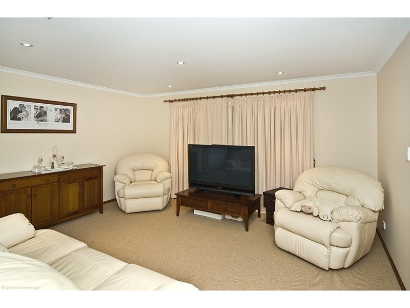 32 Brooks Circuit, Woodcroft SA 5162